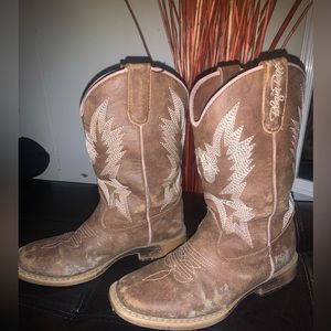 Girls cowgirl boots